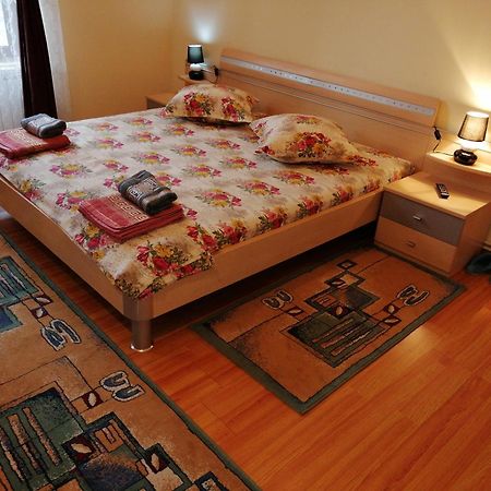 Hotel Casa Ovi Si Simo Haţeg Exteriér fotografie