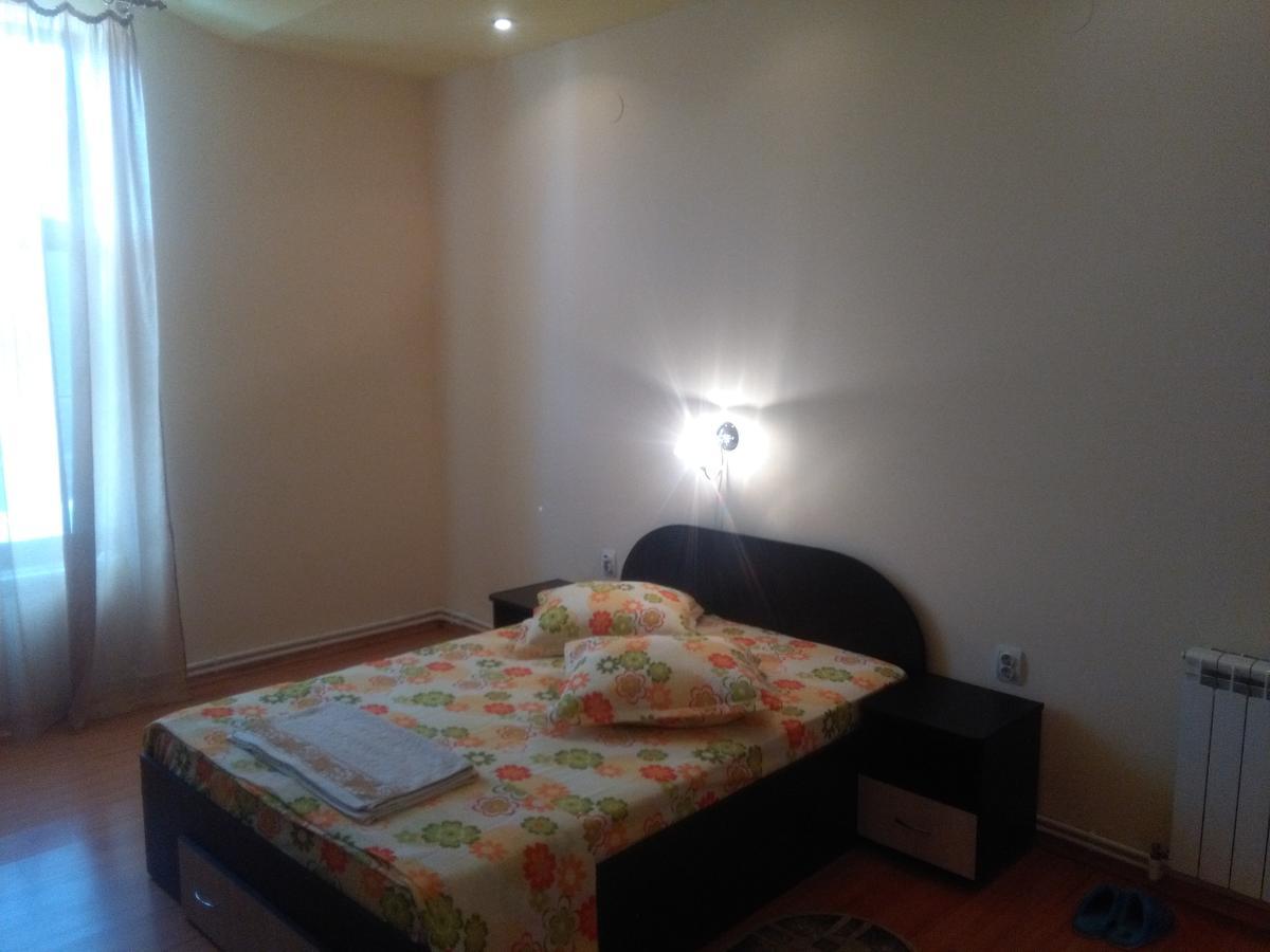 Hotel Casa Ovi Si Simo Haţeg Exteriér fotografie